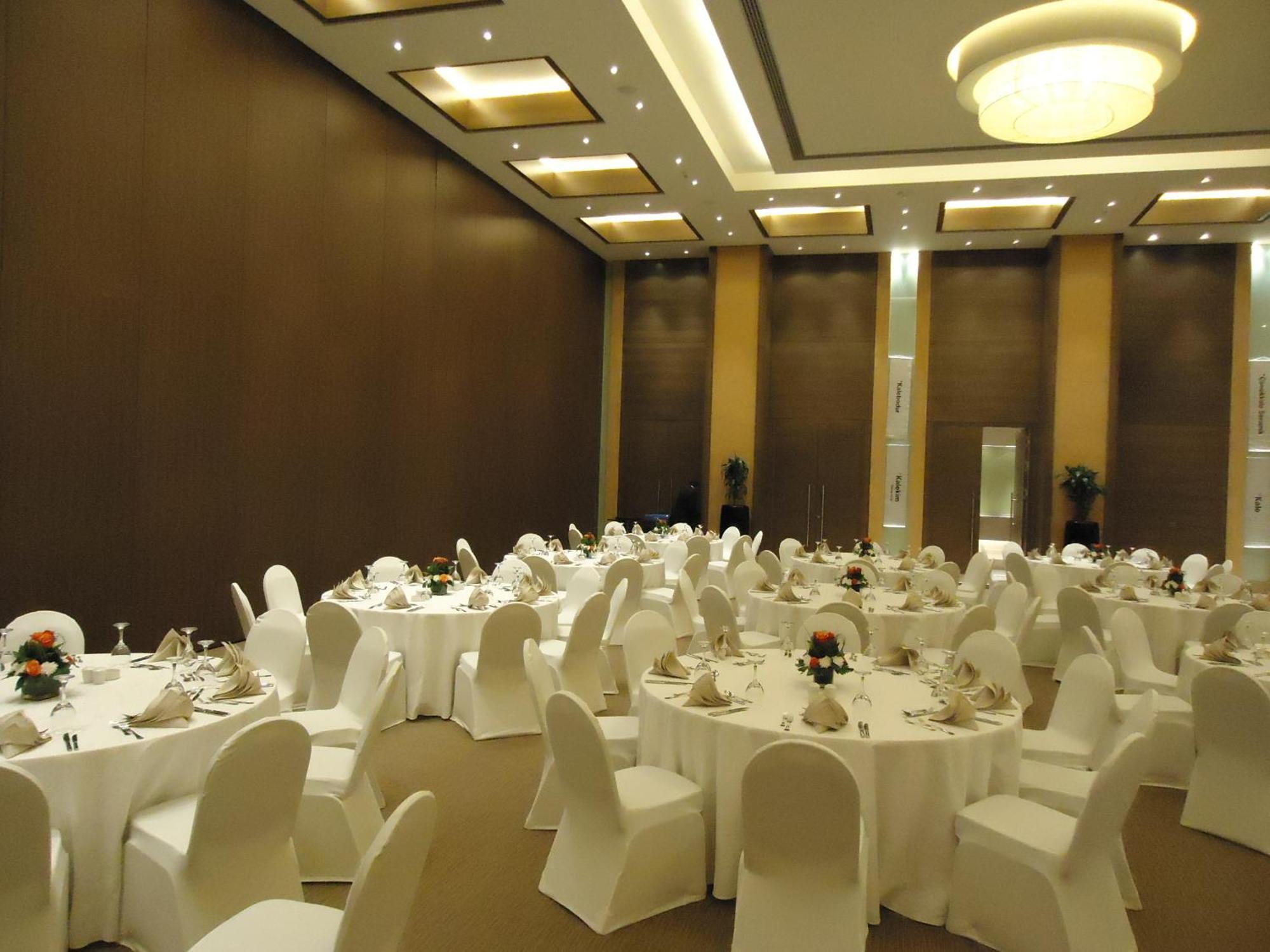 Erbil Rotana Hotel ภายนอก รูปภาพ